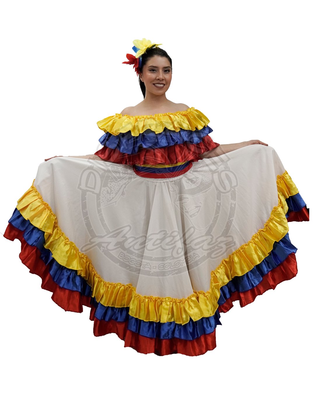 Cumbia Colombia mujer con falda blanca arandelas tricolor y blusa campesina blanca con detalle de bandera colombiana