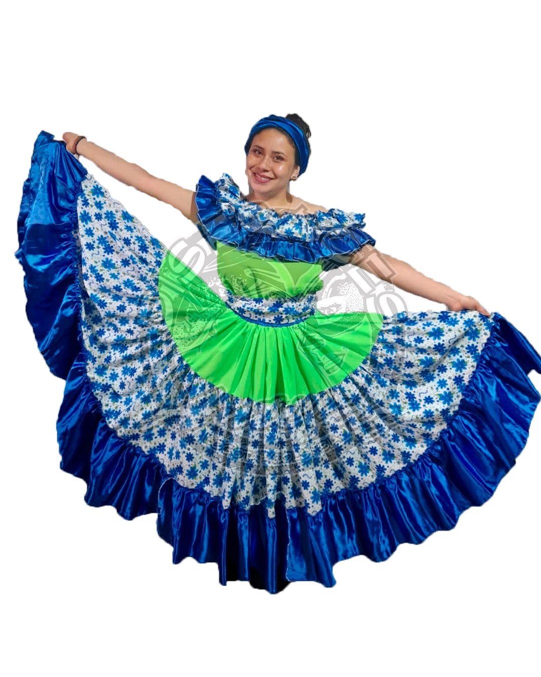 Mujer con traje tradicional de bullerengue con estampado floral y falda amplia del folclor del Pacífico colombiano