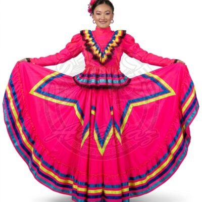 Vestido de Jarabe Tapatío Fucsia con Arandelas – Traje Tradicional Mexicano Mujer con vestido de jarabe tapatío fucsia con arandelas, traje tradicional mexicano usado en el baile folclórico de México.